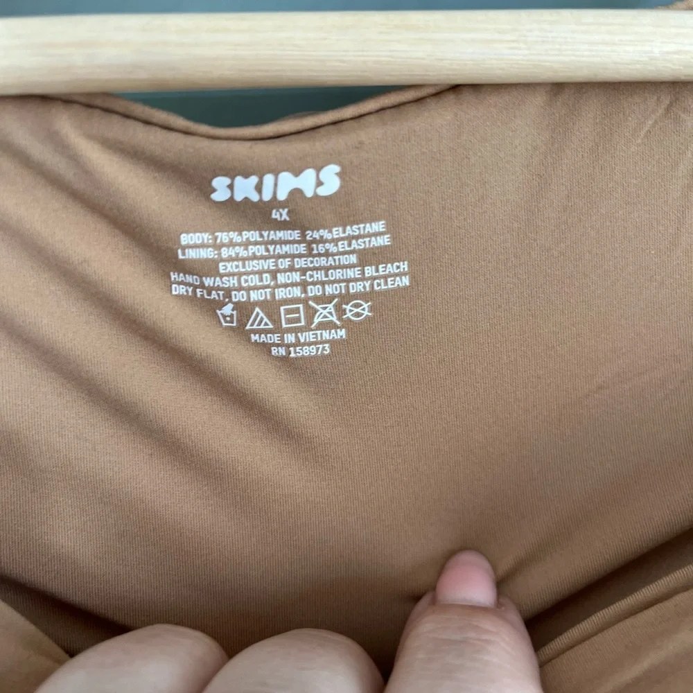 Skims Tan Bandeau Bra - Picture 6 of 6